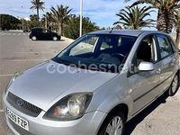 Usado Ford Fiesta Futura 68 CV (50 kW) 2008 Gris / plata Utilitario