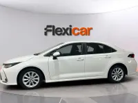 Usado Toyota Corolla Active 125 CV (91 kW) 2022 Blanco Berlina