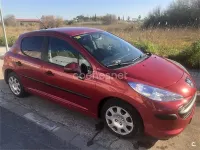Usado Peugeot 207 70 CV (51 kW) 2009 Rojo Berlina
