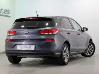 Usado Hyundai i30 GO! 110 CV (80 kW) 2018 Gris Utilitario