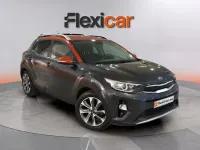 Usado Kia Stonic 120 CV (88 kW) 2018 Gris SUV