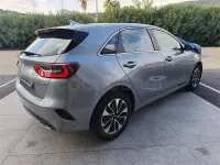 Usado Kia Ceed 100 CV (73 kW) 2025 Gris Utilitario