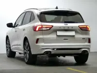 Usado Ford Kuga ST-Line X 225 CV (165 kW) 2021 Blanco platinum SUV