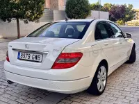 Usado Mercedes C220 Avantgarde 170 CV (125 kW) 2010 Blanco Berlina