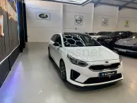 Usado Kia Ceed GT GT-Line 120 CV (88 kW) 2019 Blanco Familiar