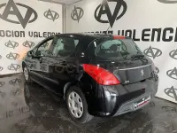 Usado Peugeot 308 Access 112 CV (82 kW) 2013 Negro Berlina