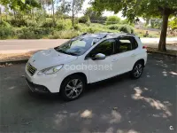 Usado Peugeot 2008 Active 92 CV (67 kW) 2015 Blanco SUV
