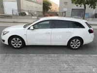 Usado Opel Insignia Selective 136 CV (100 kW) 2016 Blanco Familiar