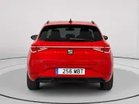 Usado Seat Leon ST Style 116 CV (85 kW) 2022 Rojo Familiar