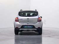Usado Dacia Sandero Stepway 90 CV (66 kW) 2013 Gris / plata Berlina