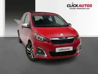 Usado Peugeot 108 Allure 72 CV (52 kW) 2021 Rojo Utilitario