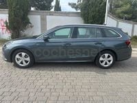 Usado Skoda Octavia Ambition 150 CV (110 kW) 2021 Gris / plata Familiar