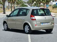 Usado Renault Scénic Dynamique 105 CV (77 kW) 2007 Marrón Monovolumen