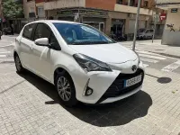 Begagnad Toyota Yaris 111 HK (81 kW) 2017 Blå Sedan