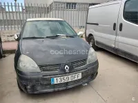 Usado Renault Clio II 80 CV (58 kW) 2004 Negro Berlina