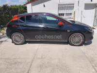 Usado Opel Astra Excellence 150 CV (110 kW) 2017 Negro Berlina