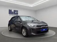 Usado Kia Rio 84 CV (61 kW) 2018 Gris / plata Berlina