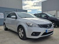 Usado Kia Ceed Plus 90 CV (66 kW) 2012 Beige Utilitario