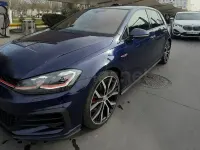 Usado VW Golf VII GTI 230 CV (169 kW) 2018 Azul Berlina
