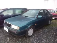 Usado Lancia Dedra 90 CV (66 kW) 1991 Verde Berlina