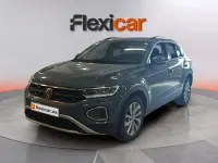 Usado VW T-Roc Life 150 CV (110 kW) 2023 Gris SUV