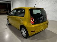 Usado VW up! Move 60 CV (44 kW) 2018 Amarillo Utilitario