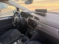 Usado VW Touran Sportline 150 CV (110 kW) 2019 Azul Monovolumen