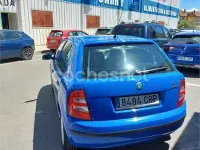 Usado Skoda Fabia 75 CV (55 kW) 2004 Azul Berlina