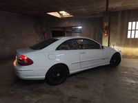 Usado Mercedes CLK240 Avantgarde 170 CV (125 kW) 2003 Blanco Coupe