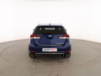 Usado Toyota Auris Hybrid Active 136 CV (100 kW) 2017 Azul Berlina
