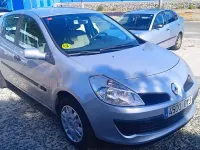 Usado Renault Clio II Dynamique 85 CV (62 kW) 2006 Gris / plata Berlina