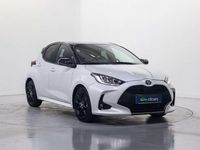 Usado Toyota Yaris Hybrid Plus 75 CV (55 kW) 2022 Blanco Berlina