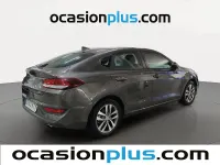 Usado Hyundai i30 120 CV (88 kW) 2019 Gris Berlina