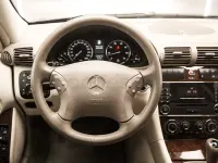 Usado Mercedes C180 Elegance 156 CV (114 kW) 2007 Negro Berlina