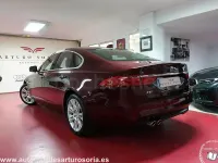 Usado Jaguar XF Portfolio 180 CV (132 kW) 2016 Granate Berlina