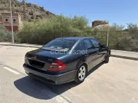 Usado Mercedes E270 Avantgarde 170 CV (125 kW) 2002 Negro Berlina