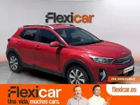 Usado Kia Stonic 100 CV (73 kW) 2024 Rojo SUV