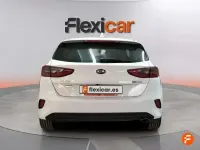 Usado Kia Ceed 136 CV (100 kW) 2021 Blanco Utilitario