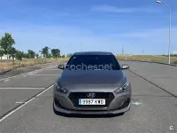 Usado Hyundai i30 120 CV (88 kW) 2019 Beige Berlina