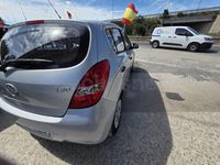 Usado Hyundai i20 85 CV (62 kW) 2012 Gris / plata Utilitario