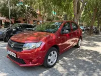 Usado Dacia Logan Ambiance 75 CV (55 kW) 2014 Granate Familiar