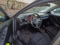 Usado Seat Leon Sport 110 CV (80 kW) 2005 Gris / plata Utilitario