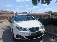 Usado Seat Ibiza Reference 85 CV (62 kW) 2010 Blanco Berlina