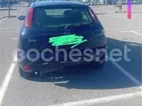 Usado Ford Focus Ghia 115 CV (84 kW) 2002 Azul Berlina