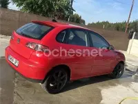 Usado Seat Ibiza Sport 64 CV (47 kW) 2005 Rojo Utilitario
