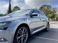 Usado Skoda Superb 190 CV (139 kW) 2015 Gris / plata Berlina