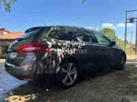 Usado Peugeot 308 SW Allure 150 CV (110 kW) 2014 Negro Familiar