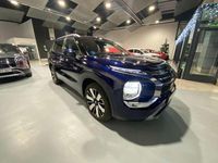 Usado Mitsubishi Outlander P-HEV 306 CV (225 kW) 2025 Azul SUV