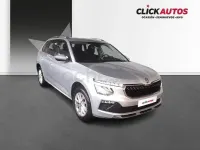 Usado Skoda Kamiq Selection 95 CV (69 kW) 2025 Gris / plata SUV