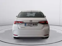 Usado Toyota Corolla 125 CV (91 kW) 2022 Blanco Berlina
